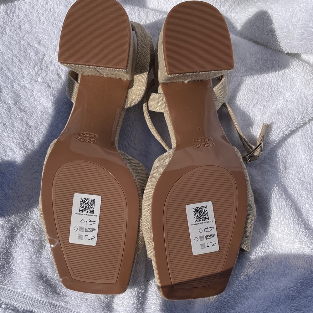 ASOS Cream Knotted Block Heel Sandals - Picture 6 of 7
